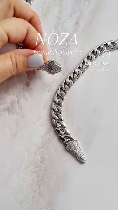 Шикарное колье-цепь в виде змеи с зелёными камнями. #кольезмея # ...