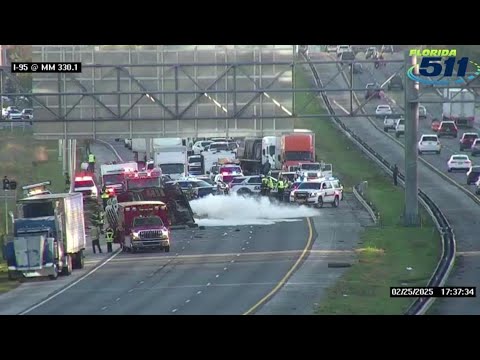 Crash shuts down all lanes of I-95 north in St. Johns County - YouTube