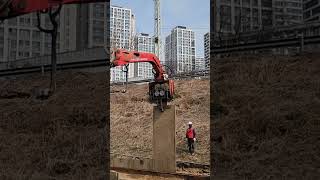 1.2 Meter Width Sheet Piling With Sterling Auto-Tilt Vibro Hammer Sh30T