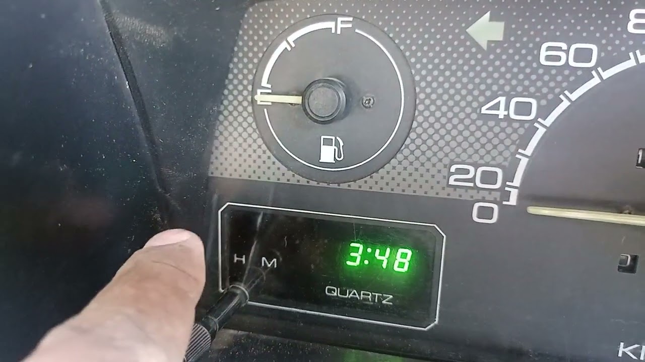 how to set time of khyber dashboard clock