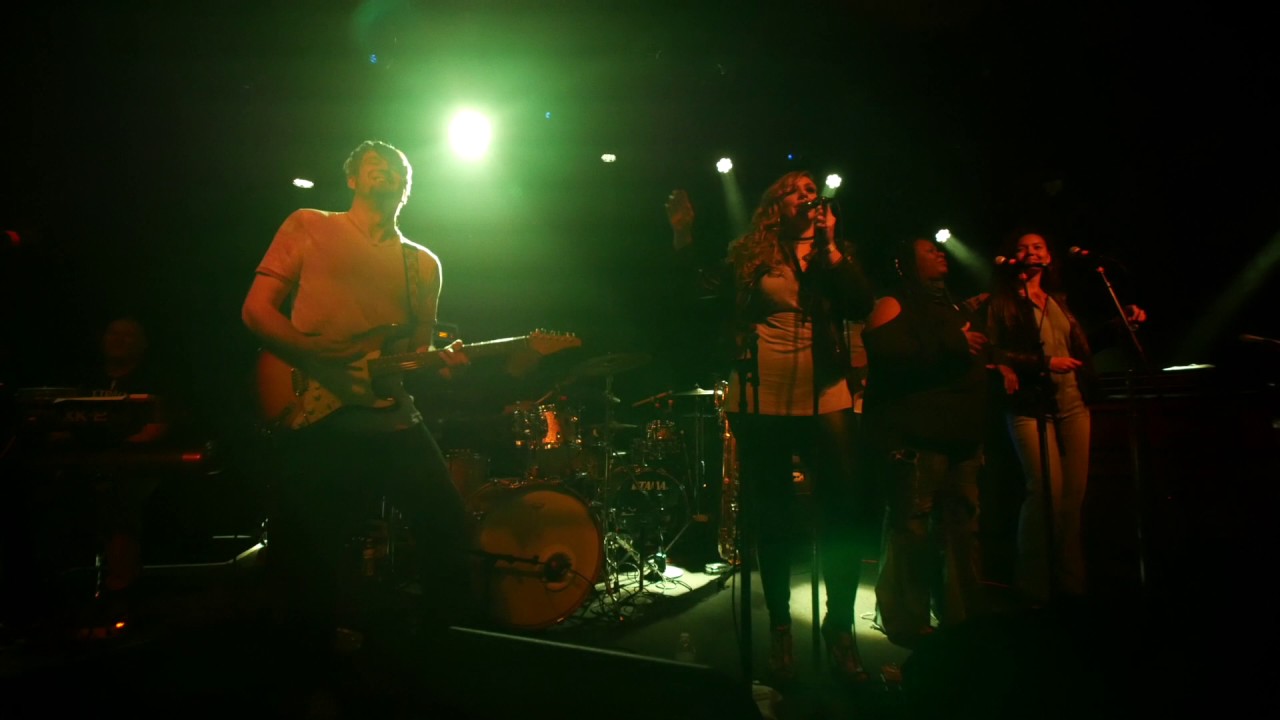 Guarda Cam Perridge w/ Sal's Greenhouse: Throwing Darts live 2017 at the Independent su YouTube Guarda Cam Perridge w/ Sal's Greenhouse: Throwing Darts live 2017 at the Independent su YouTube