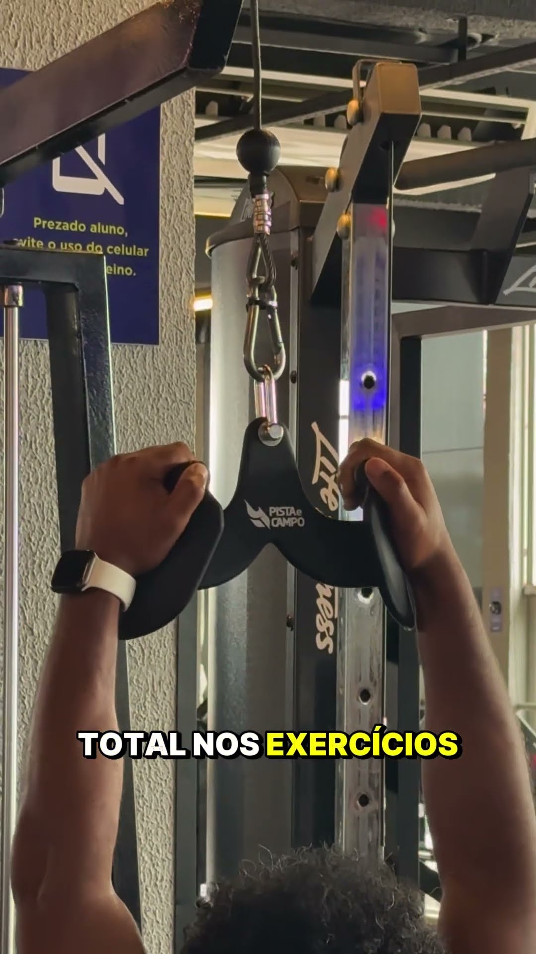 Vídeo 1 — Puxador Anatômico Emborrachado para Polia Envolst 29cm
