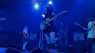 Wet Leg performs 'Wet Dream' at the Fonda