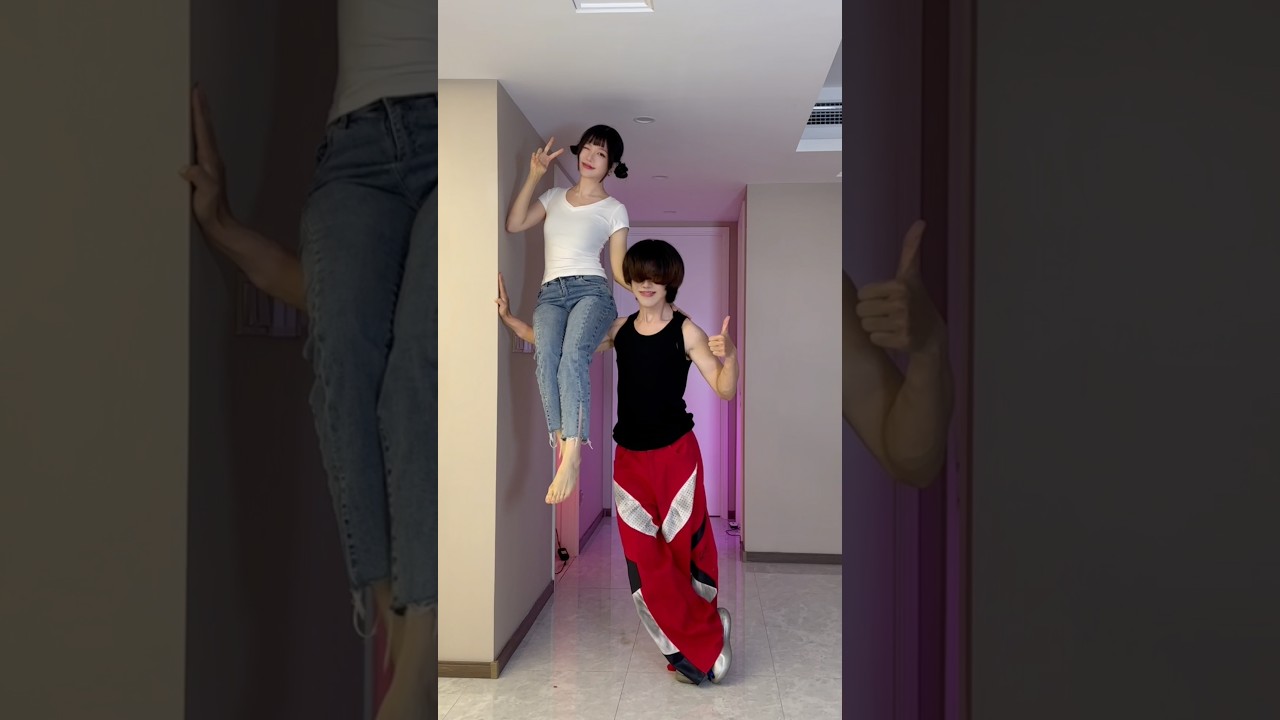 Oops, got bumped on the head🫣#couple #challenge #zoey #funny