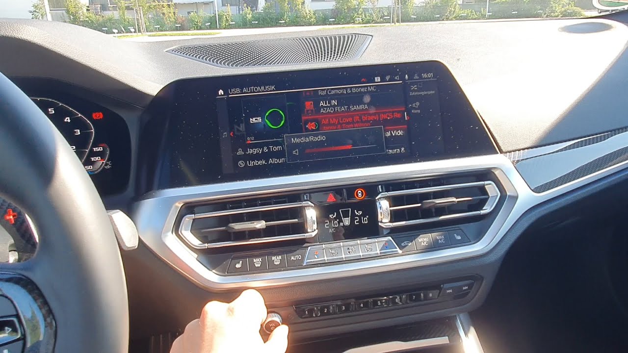 2021 BMW M4 Kardon Soundsystem - YouTube