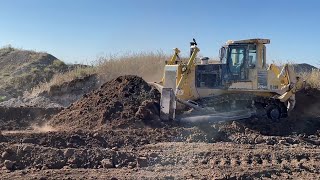 Komatsu D275AX Bulldozer Pushing Topsoil