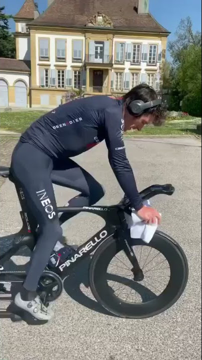 Geraint Thomas on his Pinarello TT bike