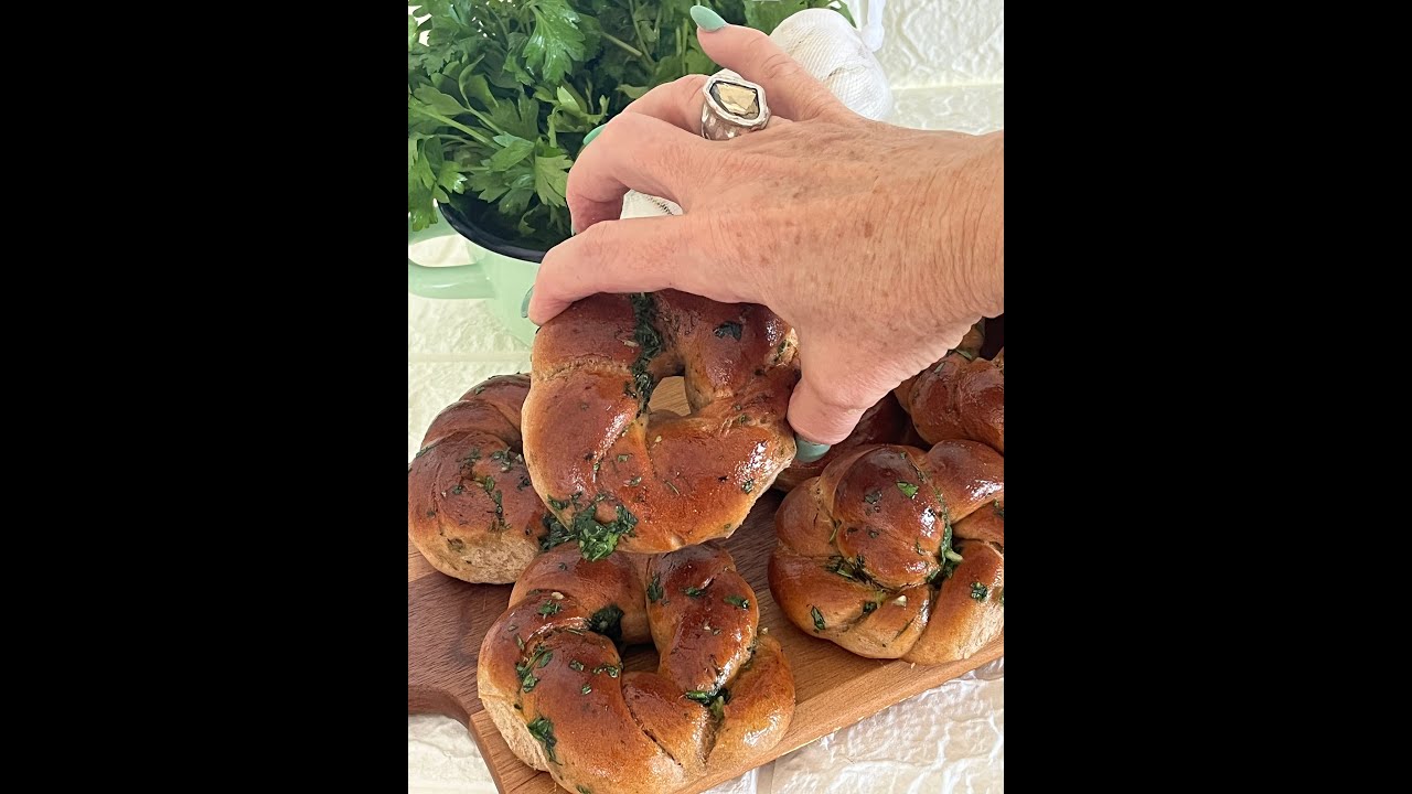 לחמניות כוסמין מלא שמן זית שום ועשבי תיבול
