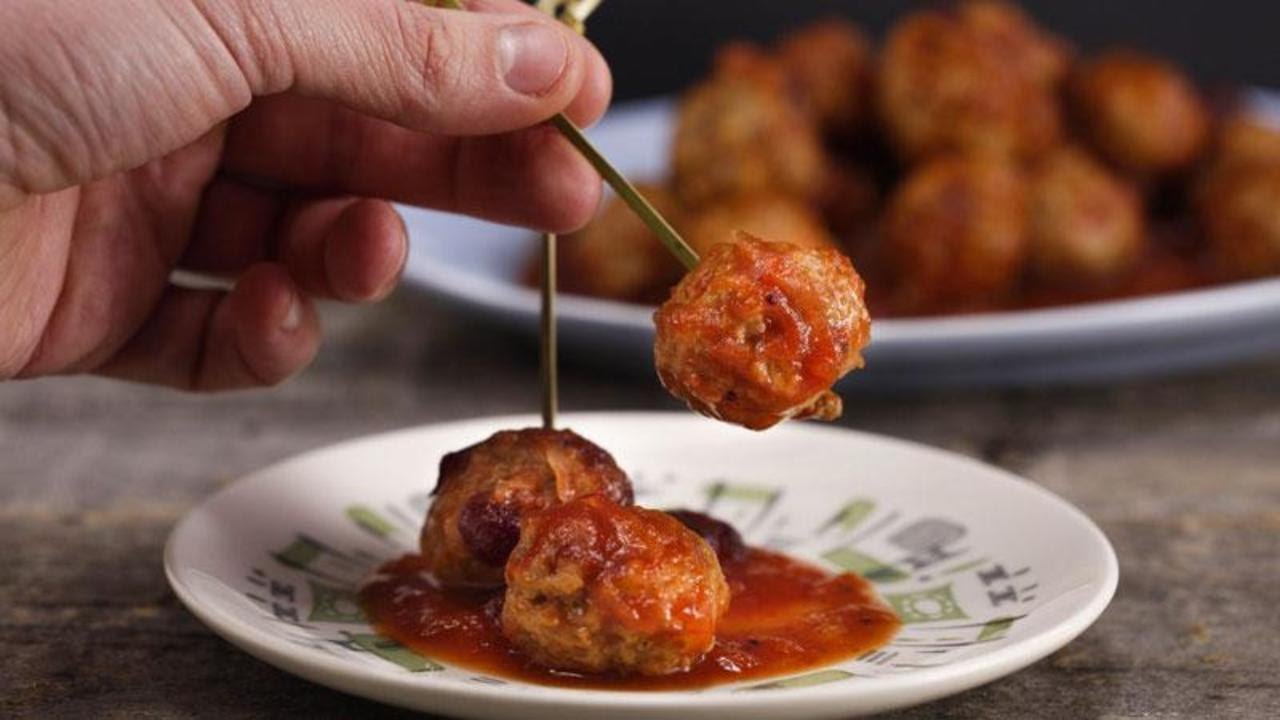 Clinton Kelly’s Make-Ahead Turkey Meatballs | Rachael Ray Show