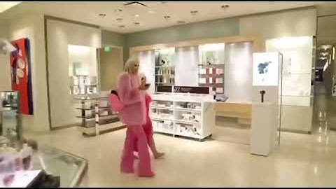 Stan Twitter: trisha & jeffree walking through a mall