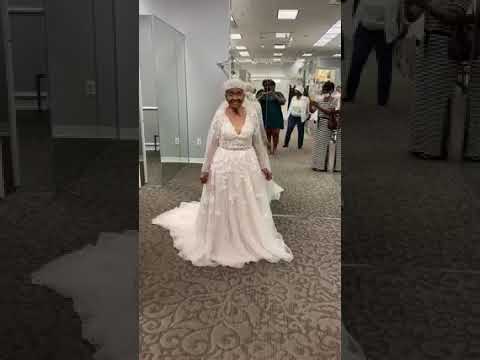 94-year-old woman tries on wedding dress for the first time