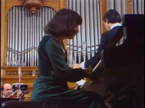 Svetlana Navasardyan plays Bach Concerto in D minor, BWV 1052 - video 1988