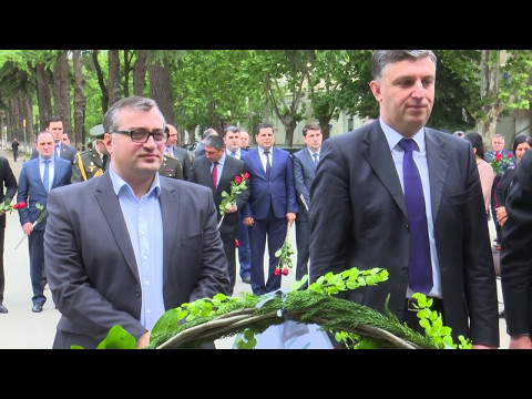 10.05.2017 ადგილობრივი ხელისუფლების წარმომადგენლებმა ჰეიდარ ალიევის ძეგლი ყვავილებით შეამკეს