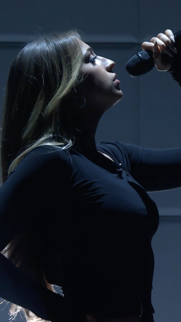 #TateMcRae performs “Revolving door”! #FallonTonight