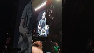 Eddie Vedder at PinkPop 2022 shares  his stagedive story from 1992