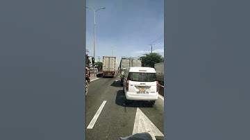 QUỐC LỘ 1A XE ĐÔNG KÉO DÀI TRƯỚC CẦU BÌNH THUẬN QUẬN BÌNH TÂN THÀNH PHỐ HỒ CHÍ MINH HƯỚNG ĐI TPHCM