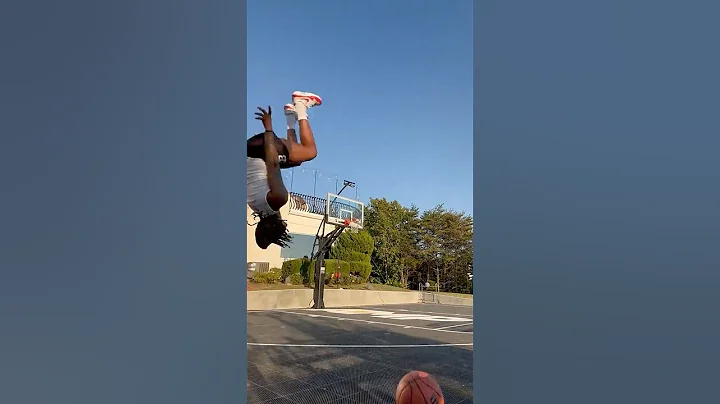 Duke Dennis Tries Backflaps And Dunking 😮‍💨