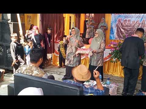'Pengalungan Medali &