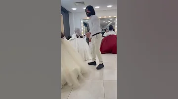 صالون وازياء الكوافير بسام يوجد كادر نسائي حنة وعرس مع بدلات 500 الف يوجد استوديو تصوير وكادر نسائي 