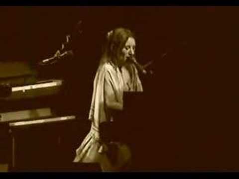 Tori Amos-11-19-02-Ts...  Arena-11-Famous Blue Rai...