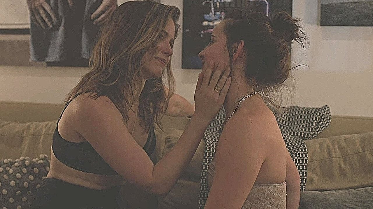 Sophia bush lesbian