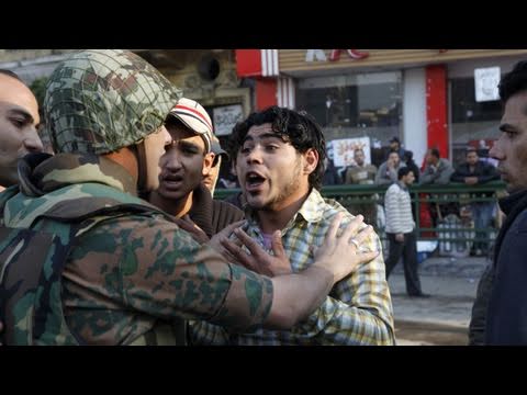 الشرطة العسكرية تحاول انهاء الاعتصام بساحة التحرير