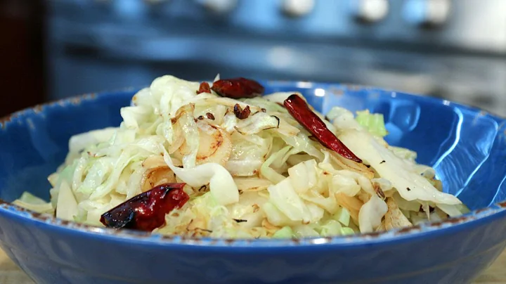 Quick Stir-fry with Cabbage (炝莲白) - DayDayNews