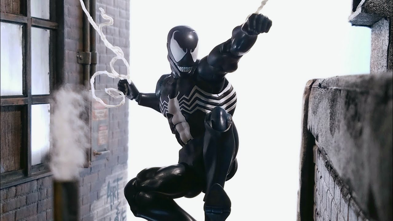 Mafex Venom Review. YouTube Mafex Venom Review. YouTube