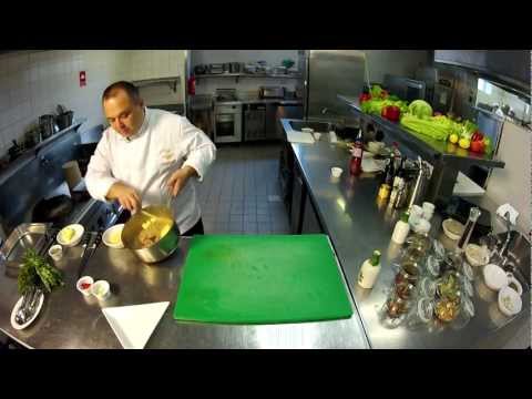 Wideo: Jak Gotować Pilaw Z Owocami Morza W Powolnej Kuchence
