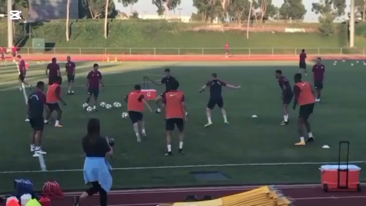 Man city build up by Pep Guardiola 