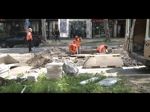 გადათხრილი გზები ჭავჭავაძის გამზირზე  და  ხელახალი სამუშაოები სანიაღვრე ჭების დასამონტაჟებლად