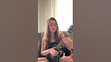 VIRAL CEWE CANTIK MAIN UKULELE NYANYI BEGGIN KEREN