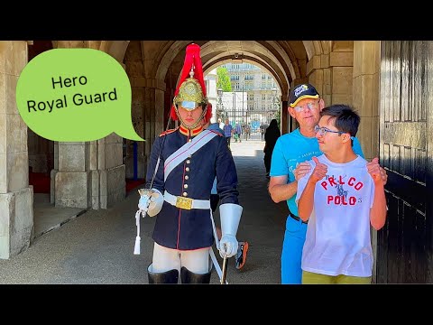 Unbelievable! The King's Guard's Surprising Act of Kindness For A Child