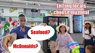 Asking Chinese People To Choose My Meal (Chinese)