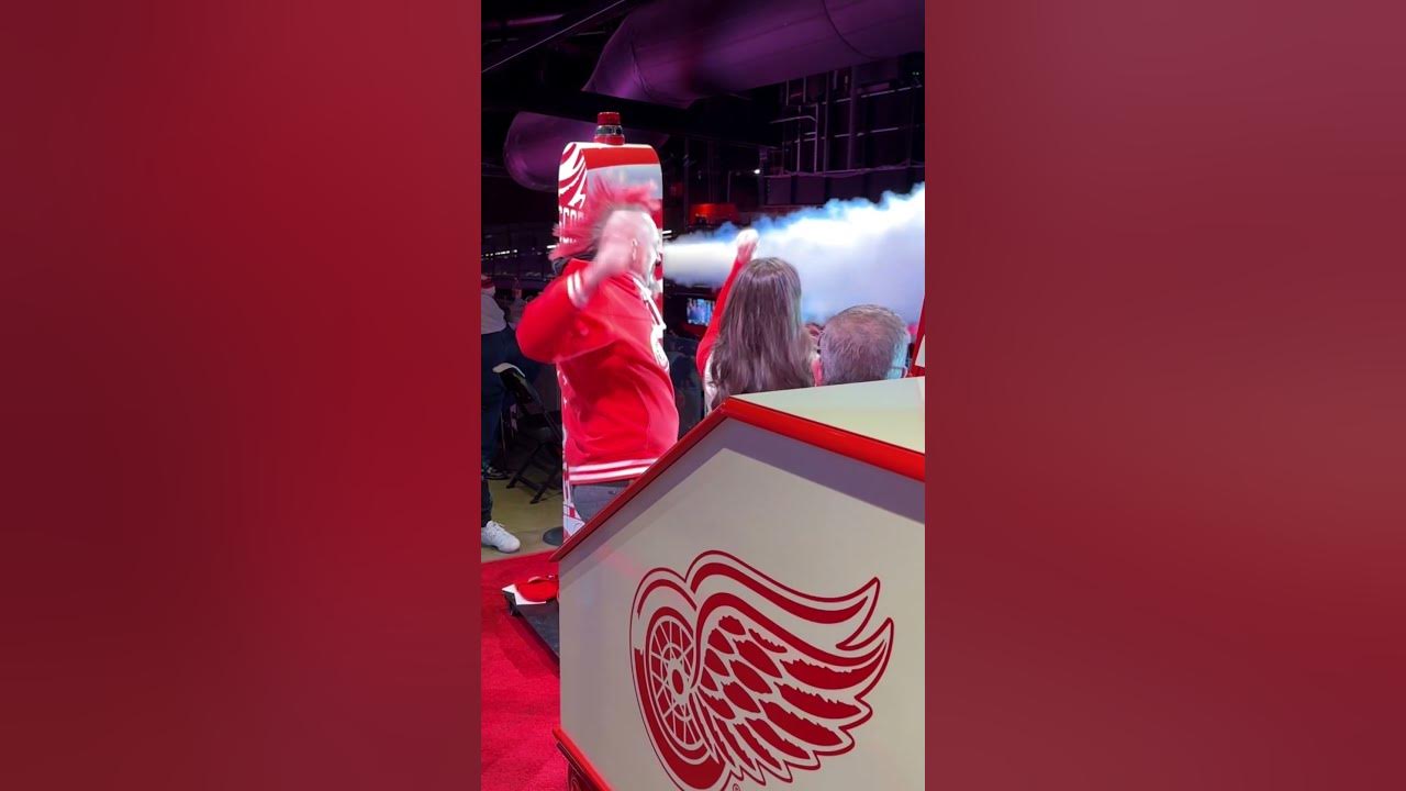 Darren McCarty pulling the goal horn at Detroit Red Wings game! π¨ #goalhorn #redwings Darren McCarty pulling the goal horn at Detroit Red Wings game! π¨ #goalhorn #redwings