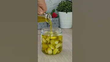 الثوم وزيت الزيتون 