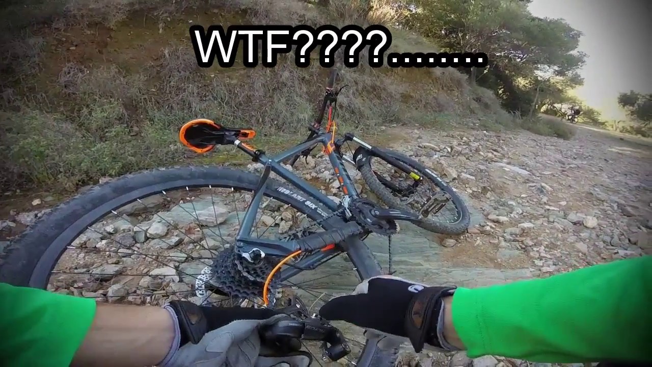 Broken rear dérailleur during mountain bike ride. WTF... YouTube