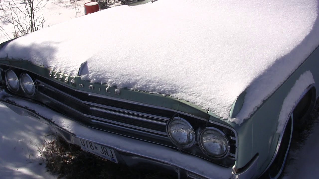 1963 Oldmobile runs out of gas - YouTube