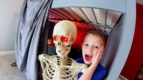 Father & Son MAKE A HAUNTED FORT!