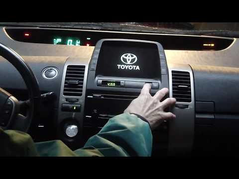Video: Vim li cas kuv tus Prius beep hauv thim rov qab?