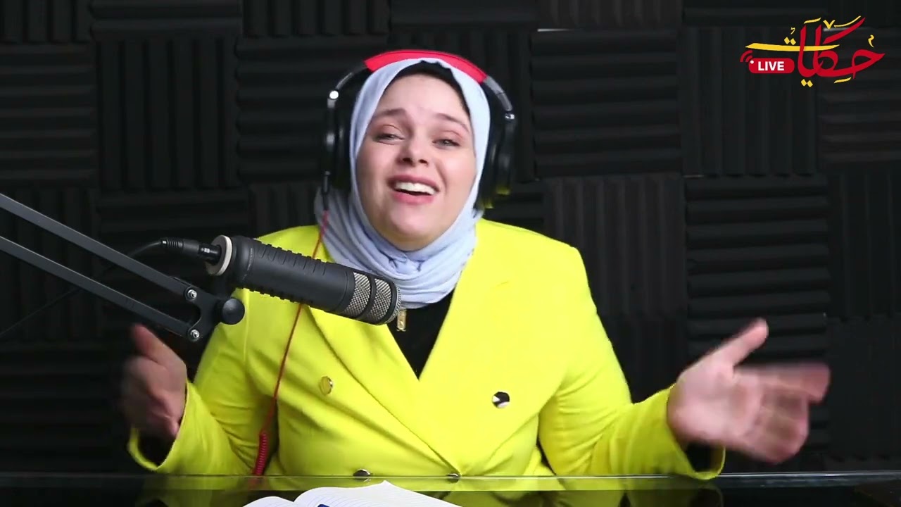 مراته بتديله المرتب وهو بيقف لها في المطبخ.. راجل البيت حصله إيه؟