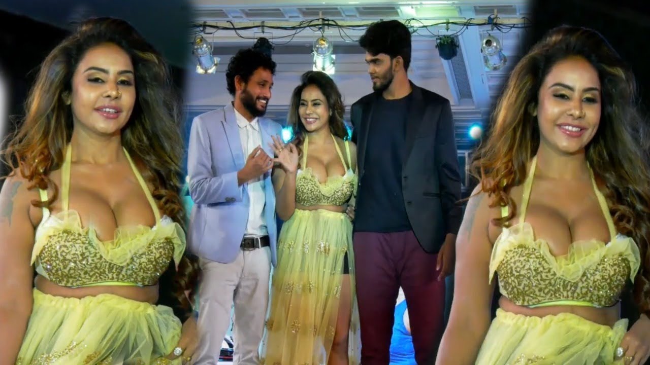 Sri Reddy Hot Ramp Walk at Prawolion Fashion Week | Prowolion Fashion Show | STV