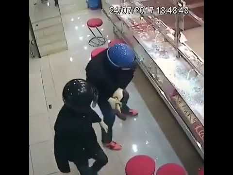 Polycarbonate Glass Foils Robbery Attempt