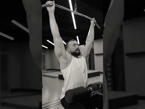 Видео: Как делать правильно вертикальную тягу?