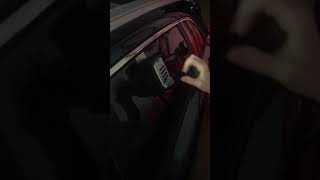 How to use a window key lockbox for Turo