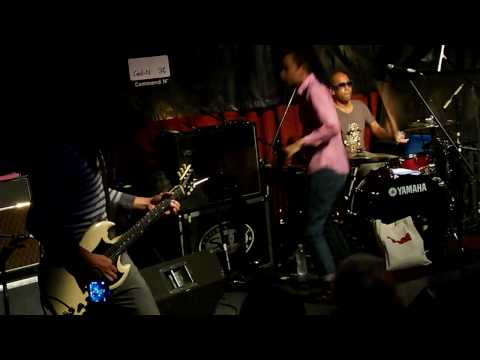 Moderndog - ลมหายใจ Live! @ Glas Kat SF 09