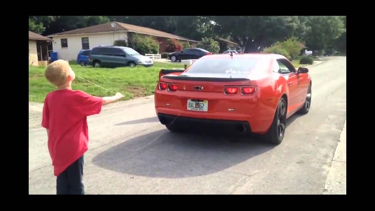 Смешное видео как мальчику вырывают зуб на автомобиле - YouTube