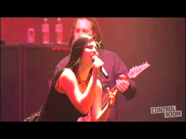 Evanescence - Tourniquet - Live at Zepp Tokyo [2007] HD class=