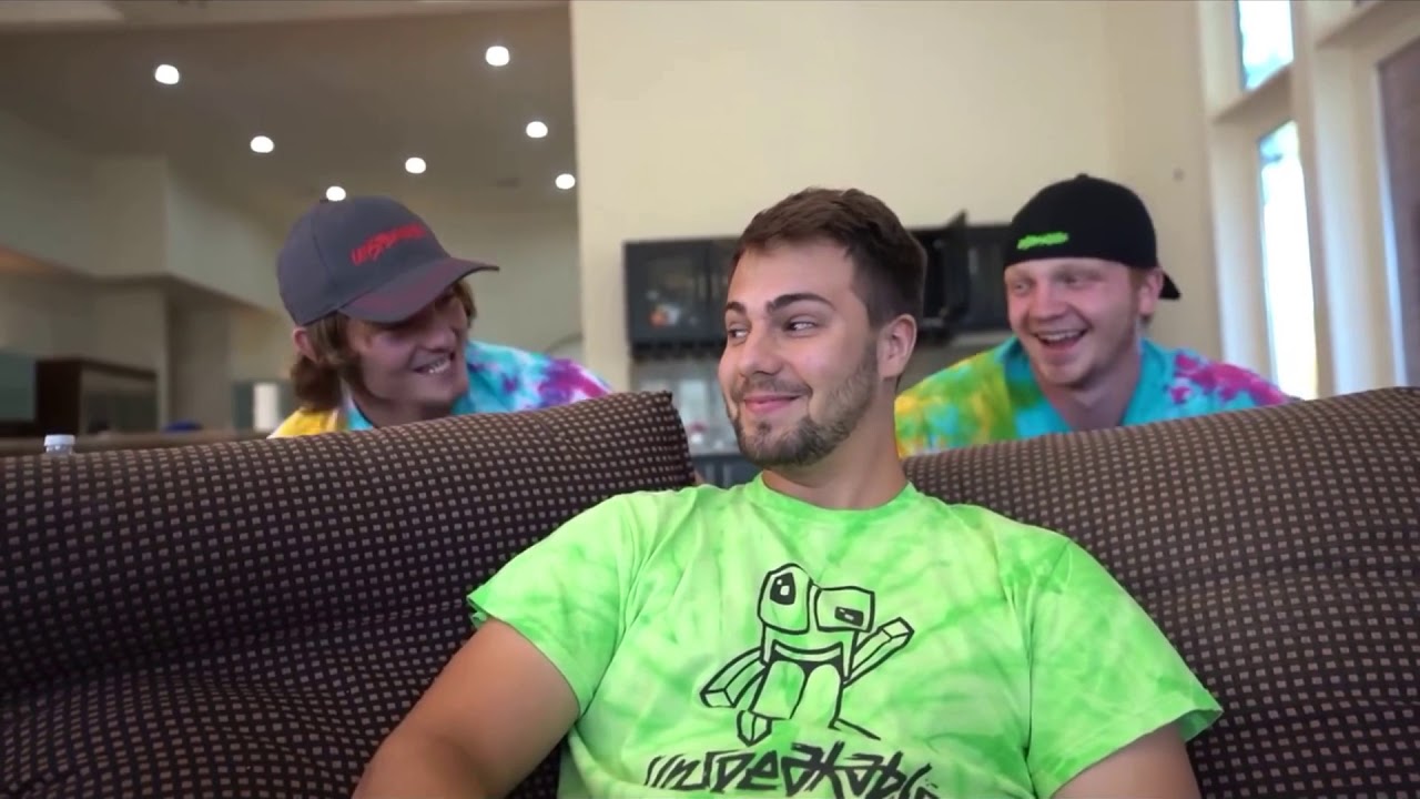 CHICKEN WING CHICKEN WINGS unspeakable go support him YouTube