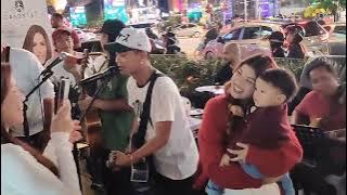 TRI Suaka bawa anak isteri busking di bukit bintang dgn genji buskers-AKU BUKAN JODOHNYA